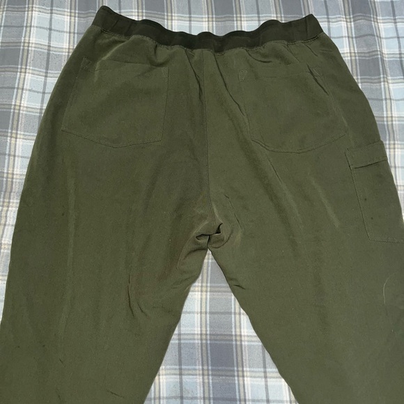 Garde Malade Women’s Scrub Pants - Picture 4 of 4